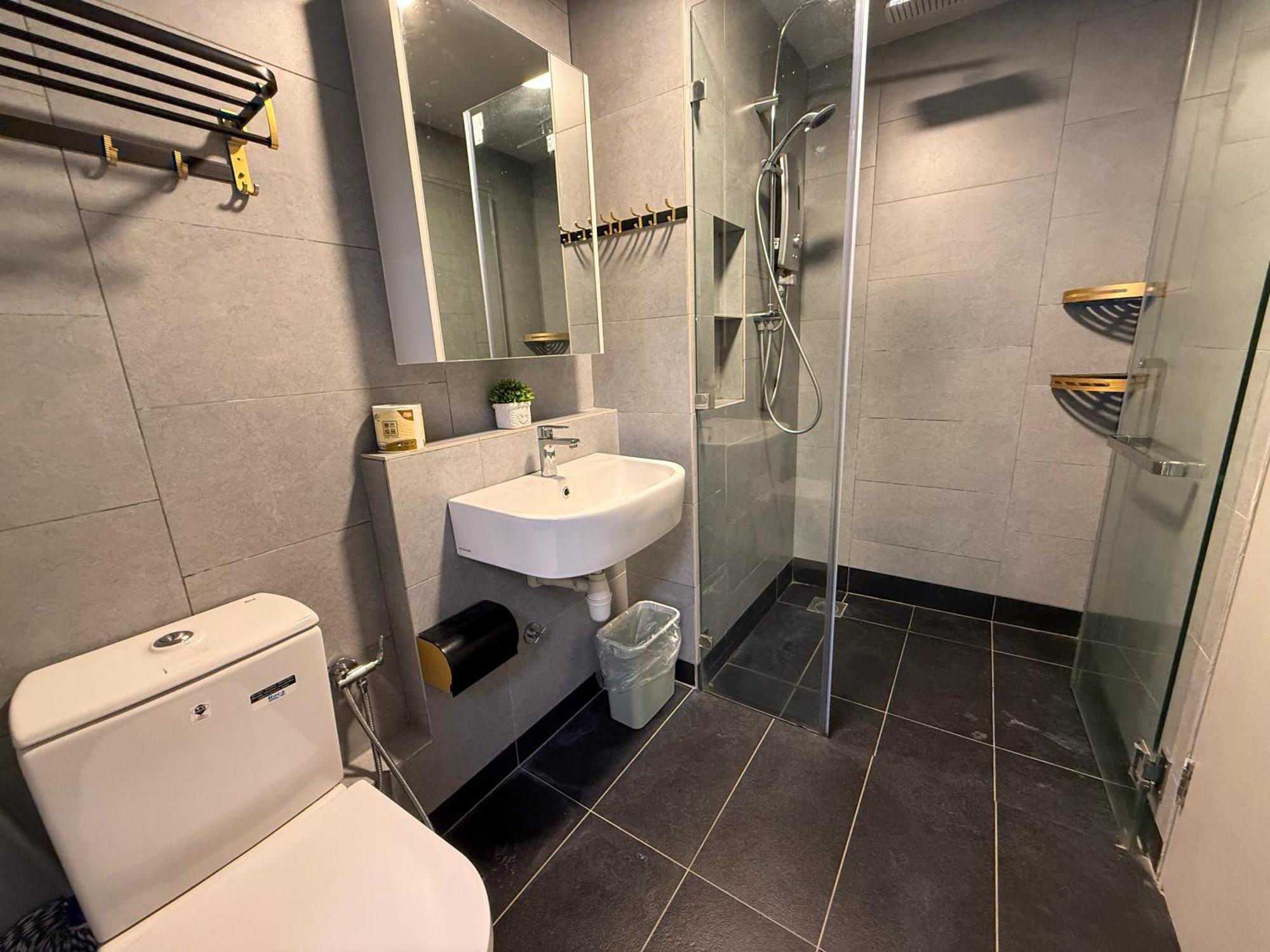 Luca Suites - Jesselton Quay * Kota Kinabalu